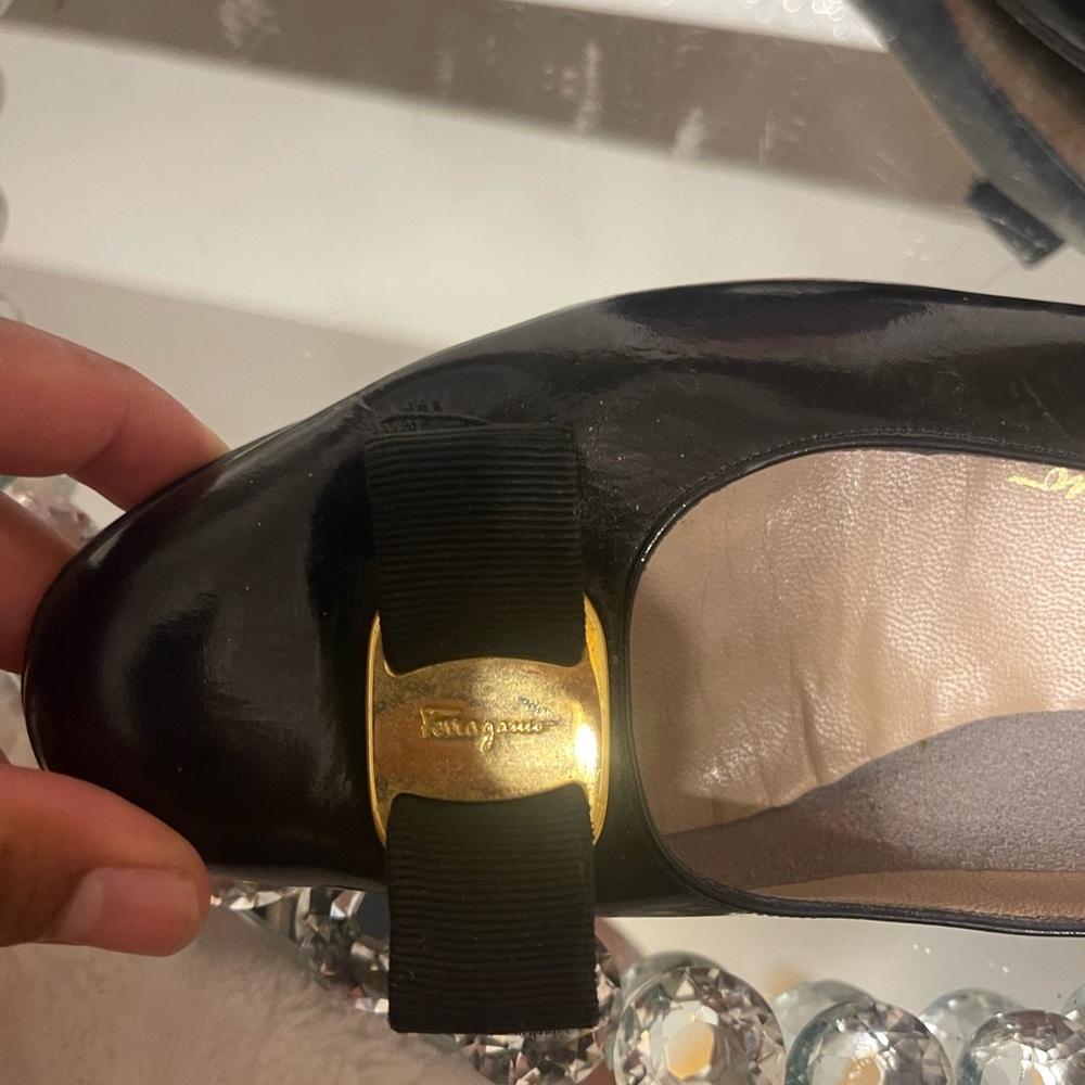 Salvatore Ferragamo Vintage Black Patent Leather Vara Bow Heel Shoes - Picture 5 of 8